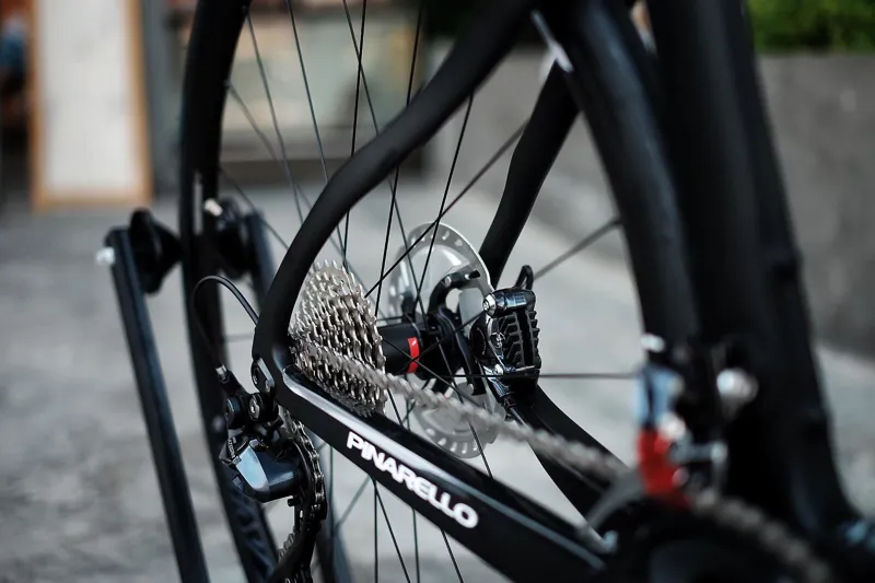 2021 Pinarello Dogma F12 Ultegra in Black-2